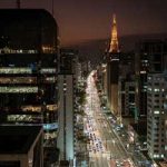 Avenida Paulista à noite